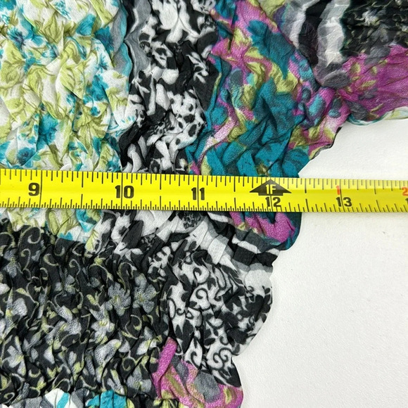 Beautiful Purple Crinkle ¾ Length Sleeve Patchwork V-neck Top - Picture 7 of 10